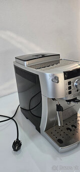 Predám kávovar Delonghi Magnifica S - 4