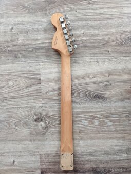 Stratocaster krk - squier - 4