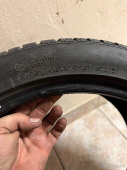 245/40 R18 - 4