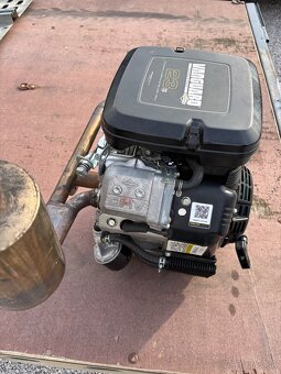 Horizontálny motor Vanguard 23 HP V-Twin - 4