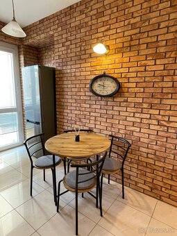 Prenájom veľký 2.izbový byt,2x balkón v centre mesta NR - 4
