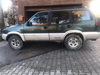 Nissan Terrano 2 2,7 - 4