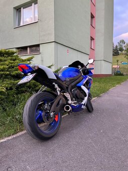 Suzuki Gsxr 600 k9 - 4