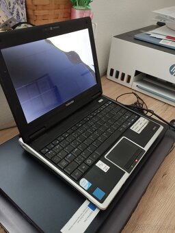 Toshiba NB 100 - 4