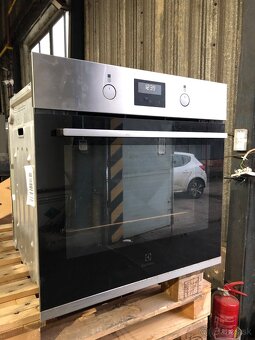 Predám vstavanú rúru ELEKTROLUX - 4