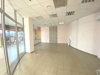 Obchodný priestor 32,8 m2 na prízemí v centre mesta Galanta - 4