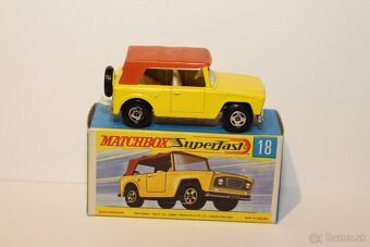 Matchbox SF Field car - 4