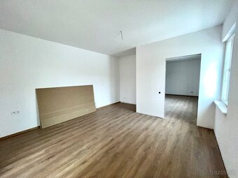 NA PREDAJ 1,5 IZBOVÝ BYT S TERASOU - 4