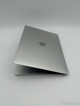MacBook Pro 13" 2020 8/256GB Silver (100% Batéria) + ZÁRUKA - 4