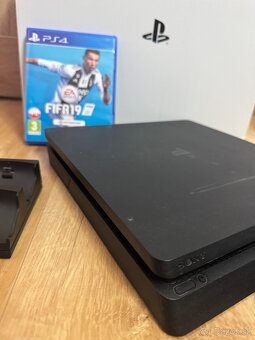 Playstation 4 slim 500gb + FIFA 19 - 4