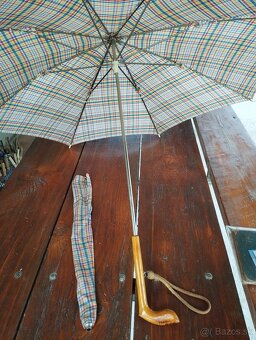 Veľmi starý dáždnik - 4