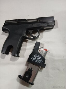 Predám pištoľ Smith&Wesson - 4