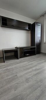 PRENÁJOM 1.IZBOVÝ BYT-STRED - 4