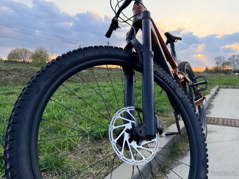 Trek Slash 8 gen 5 2024 - 4