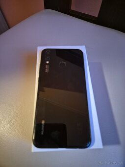 predám Huawei P20 lite - 4