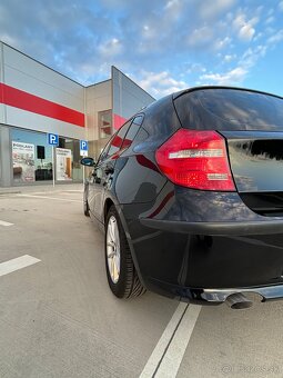 Predám BMW E87 118d - 4