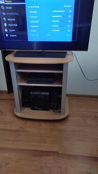 Stolík pod TV - 4