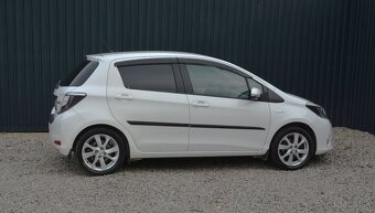 Toyota Yaris 1.5 Hybrid, Automat, SR voz, Nová Batéria - 4
