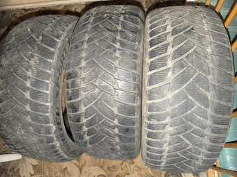 Dunlop 225/50/17 - 4