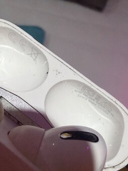 AIRPODS PRO s magsafe puzdrom - 4