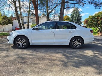 Volkswagen Jetta - 4