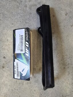 Vodítko reťaze predné Suzuki RM 125/250 99-00 - 4