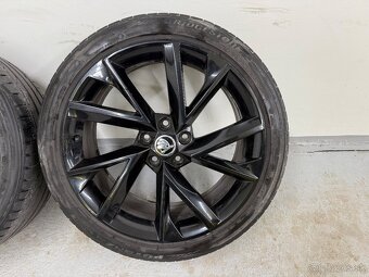 Skoda Vega 5x112 R19 235/40r19 letné - 4