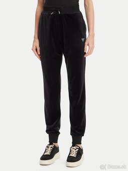 Teplákové nohavice Guess Čierne, Regular Fit - 4