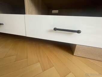 skrinka po tv - 4