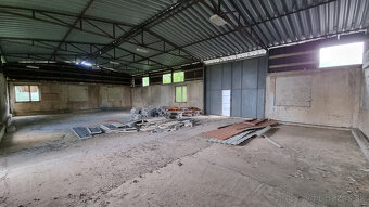 Na predaj pozemok s halou v obci Suché - 4