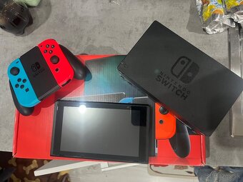 Nintendo Switch - 4