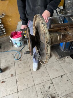 Zadná hnacia náprava Ford aj s diskami - 4