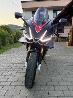 Aprilia RSV4 1099 cm3 2023 - 4