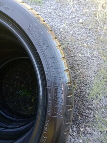 Letné pneu 215/45 r18 ZR Michelin - 4ks - 6mm - 4