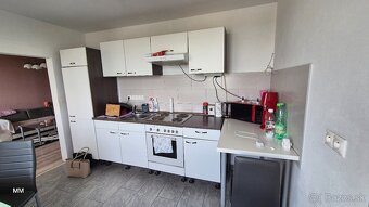 Levice - 2 izbový byt na predaj, dobrá lokalita - 4