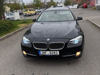 BMW F11 2011 530d 248t km 3.0d Automat kůže nové přední brzd - 4