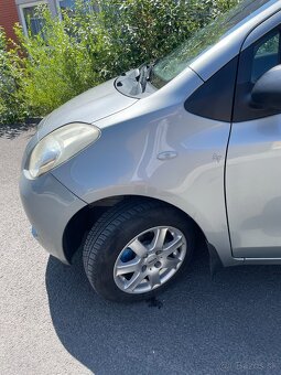 Yaris - 4
