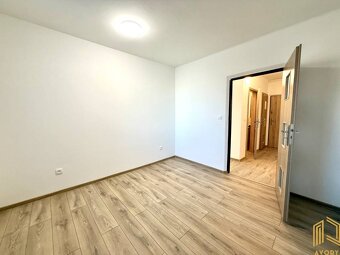 NA PRENÁJOM ZREKONŠTRUOVANÝ 2-IZB.BYT ROBOTNÍCKA UL.,SENICA - 4