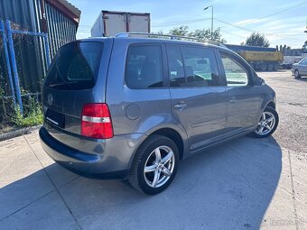 VW Volkswagen Touran 1.9 TDI DSG - 4