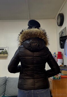 Moncler zimna paperova bunda s pravou kozusinou - 4