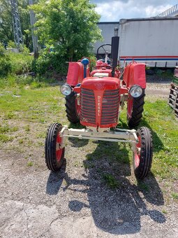 Predám traktor zetor 25k - 4
