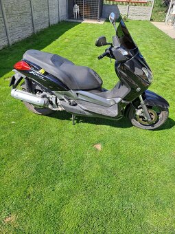 Yamaha x Max125 - 4