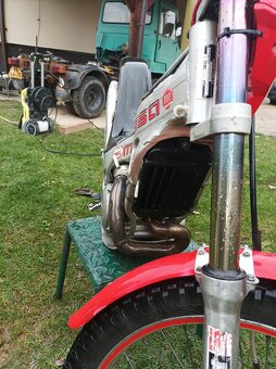 Predám trialku značky Honda 250 - 4