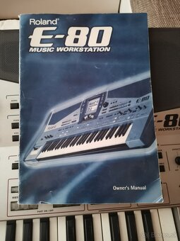 Roland E80 - 4