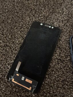 iPhone XR (nefunkčný) - 4