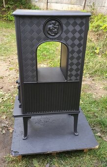 Liatinové kachle Jotul F 606 čierný lak - 4