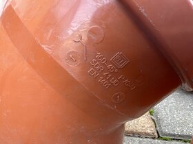 kanalizačné kolená, spojky, redukcie 2,50€/kus - 4