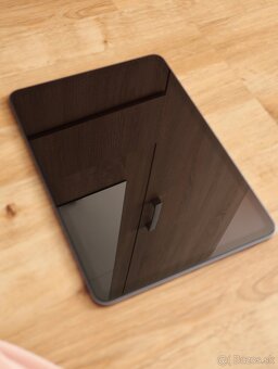 Apple iPad Air (2022) - 4