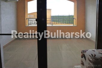 Na prodej prostorné a kompletně zařízené studio(1+kk, 40 m²) - 4