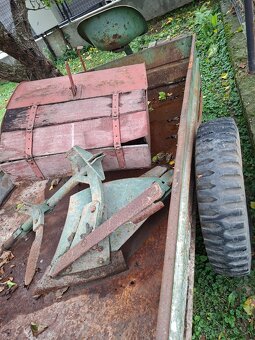 Malotraktor s vlečkou a príslušenstvom - 4